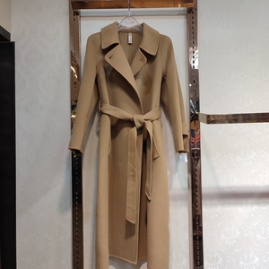 伊百丽女装西装