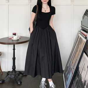黑天鹅小众设计方领针织拼接长裙子女夏季大码黑色短袖港味连衣裙