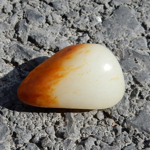 和田玉籽料原石黄沁皮