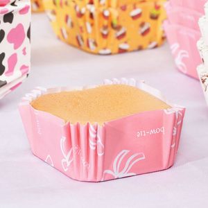 四方形玛芬蛋糕纸托油纸杯烤箱烘焙淋膜面包底托热狗菠萝包防油纸