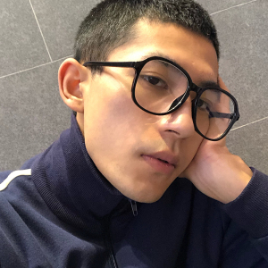 大圆脸适合的眼镜防辐射