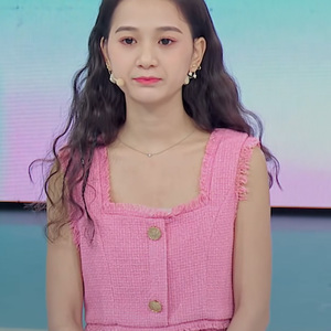 非常完美张曼如同款粉色背心时尚百搭简约休闲气质纯色女私人定制