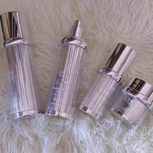 雪缇雅美白祛斑套盒瓷肌淡斑洁面乳水精华液淡斑霜瓷肌淡斑家居套