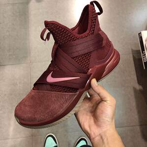 耐克nike詹姆斯士兵战士12代纯黑红白蓝篮球鞋…_阿里巴巴找货神器