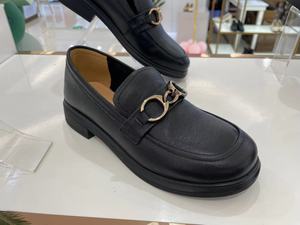 青岛孚德女式皮鞋图片