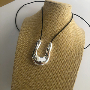张悦儿同款日系原宿设计马蹄U型项链黑色绳子银色个性夸张毛衣链