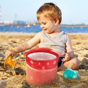 Hape儿童折叠沙滩桶套装男女孩铲子和小桶玩具玩沙子戏水挖沙工具