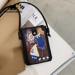 猫猫包袋2021新款时尚涂鸦潮酷手机包ins斜挎百搭个性网红包女包