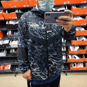 峰哥美国代购 nike/耐克 男士高阶款防风连帽反光logo外套