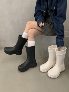 韩版小众中筒靴子女2024新款圆头套筒马丁靴松糕黑色雨鞋骑士长靴