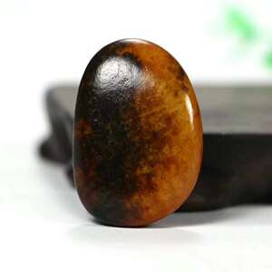 和田玉籽料原石玩籽红沁聚黑皮