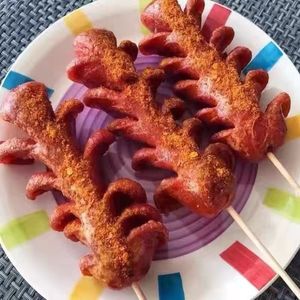 东北牡丹江路边摊炸红肠地摊红肠油炸烧烤煎饼果子淀粉肠炸串包邮