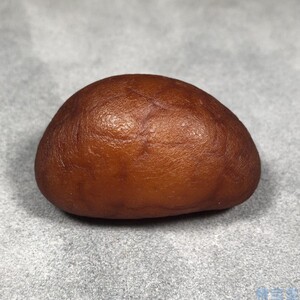 000人付款淘宝原矿脑纹海漂籽料原石 天然琥珀蜜蜡全皮荔枝纹原皮随形
