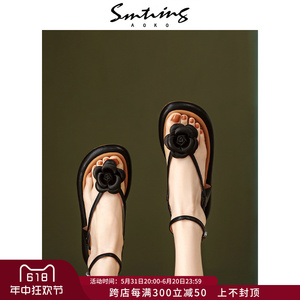 日本ULOVAZN-こくさい館夏季新款黑色花朵夹趾一字扣带平底凉鞋女