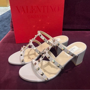 代购Valentino/华伦天奴女士 ROCKSTUD 小牛皮铆钉平底高跟鞋凉鞋