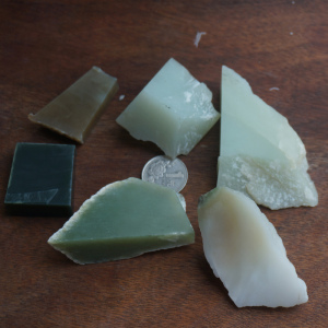 新疆和田玉青海昆仑玉且末料糖玉白玉青玉黄口料片料边角料