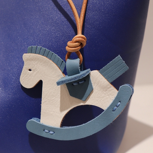 手工皮具汽车挂件钥匙扣皮制小木马车挂饰品纯手工缝制情侣挂饰