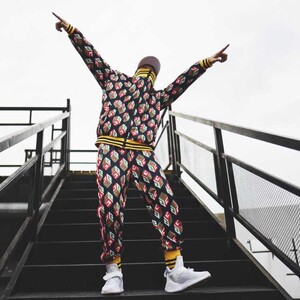 中国有嘻哈pgone王嘉尔万磁王同款衣服几何印花夹克运动套装外套