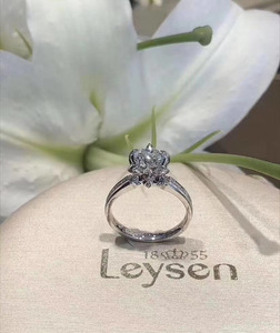 莱绅通灵珠宝 18k彩金白金钻石女戒 鸢尾花王后系列 定婚求婚钻戒