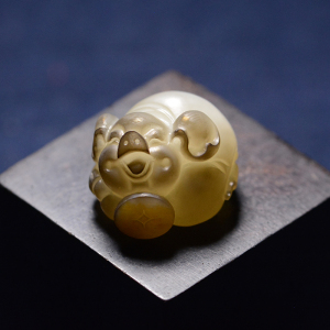 【品玉阁】新疆和田玉籽料海派玉雕生肖猪洒金皮小猪挂件吊坠