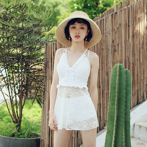 泰国仙女泳衣女白色聚拢平角裤分体保守遮肚显瘦小胸蕾丝交叉露背