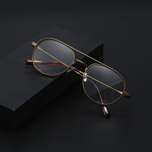 复古眼镜框古铜色