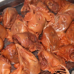 东北散装酱鸡头,东北鸡孰食卤水熏酱