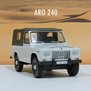 ist 罗马吉普1:43 阿罗240 越野车 精细版 合金车模仿真收藏摆件