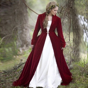 酒红色的金丝绒保暖大衣带袖子的斗篷冬季结婚保暖婚纱外面的衣服