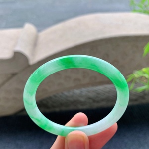 缅甸天然辣阳绿翡翠手镯 老坑冰种细条玉镯susie22636000