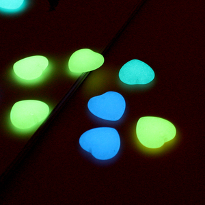 夜光石小爱心项链发光萤石心形吊坠迷你手脚链日韩学生情侣饰品