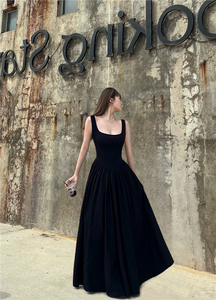 黑色掐腰露背吊带连衣裙女2024夏新款针织裙长裙气质高级感背心裙