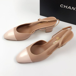 香奈儿凉鞋中跟
