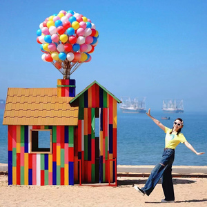 气球飞屋景观公园装饰木屋网红地打卡拍照装置户外农庄气球小屋