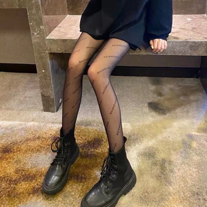 巴黎世家字母袜子