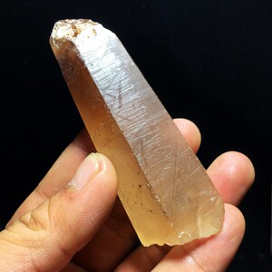 红兔毛水晶原石