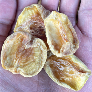 新疆黄桃干 未清洗 未加工 个头不均匀 外观不好看 建议清洗再吃