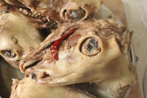 陕北小梅香辣五香羊头现做现发,老杨家秘制熟食真空包装