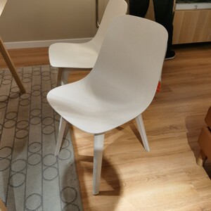 宜家简约椅子