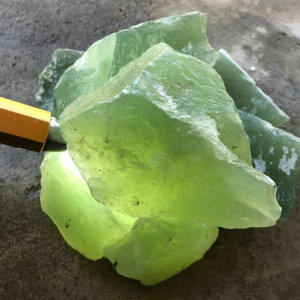 玉石原石 辽宁岫岩玉毛料大块 裸石籽料边角料 雕刻玉器 摆件挂坠