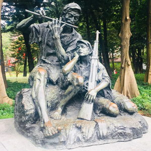 玻璃钢红军人物雕塑定制铸铜艰苦岁月场景塑像大型公园景观摆件品