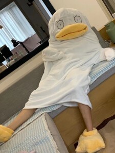 00诚信网代8888淘宝抖音同款搞怪小鸭鸭子搞笑睡衣睡袍连体沙雕睡袋