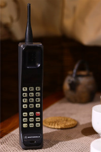90年代摩托罗拉大哥大古董老式电话经典复古手机港台通话机