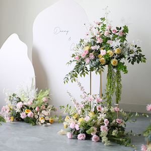 婚礼道具铁艺路引