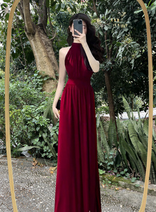 气质时尚小众收腰长裙夏季开叉无袖挂脖连衣裙设计感红色优雅裙子