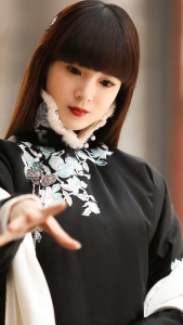 无心法师岳绮罗同款cos复古服绣花民国风加厚中长黑色旗袍棉衣女