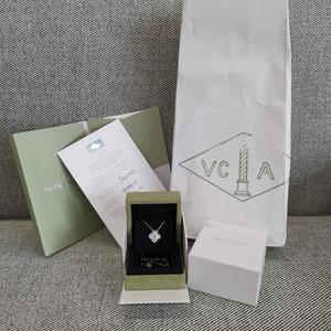 梵克雅宝四叶草项链盒