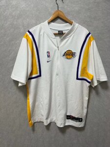 湖人队nike出场服