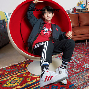 阿迪达斯neo卫衣易烊千玺同款