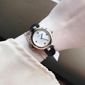 代购正品gucci古奇镶钻黑金贝壳表盘古驰皮带气质女手表ya141505